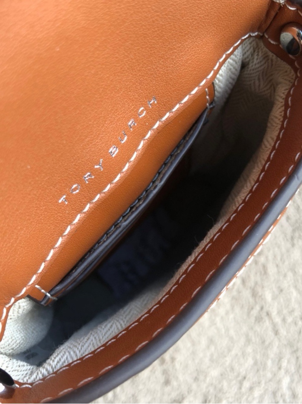 Tory Burch Tan and Cream Logo Cutout Crossbody Bag - Picture 7 of 8